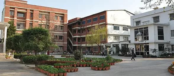 Sardar Bhagwan Singh Post Graduate Institute of Biomedical Science & Research-gallery-image-0