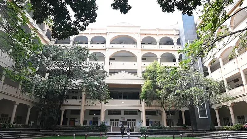 School of Innovation & Management-gallery-image-2