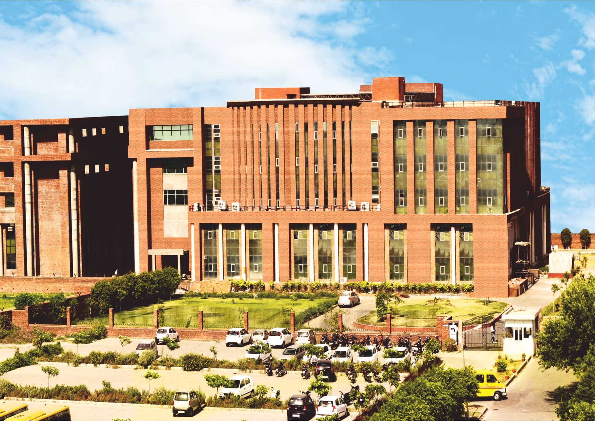 Gateway Institute of IT and Management-image