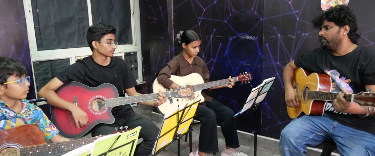 Delhi Guitar School-gallery-image-3