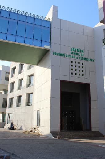 Jaymin School Of Fashion Design & Technology, Uka Tarsadia University-image