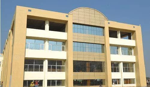 Bahra Faculty of Management-gallery-image-0