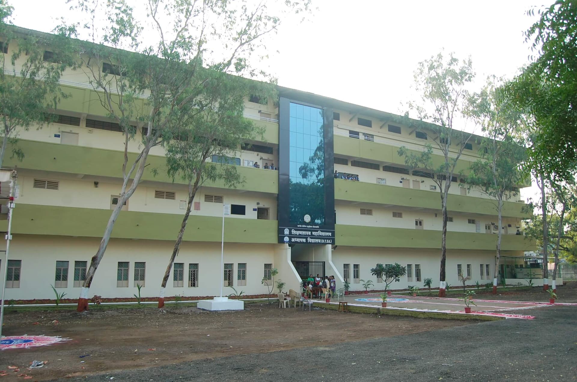 KCE Society's Adhyapak Vidyalaya-image