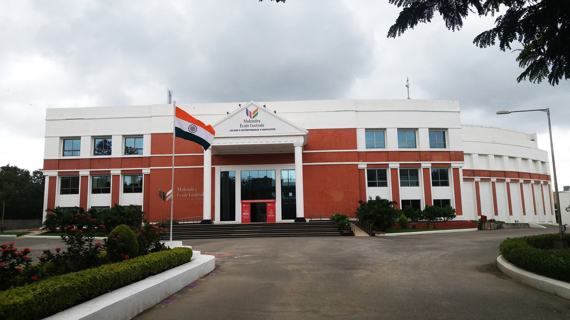 Mahindra ecole Centrale-image