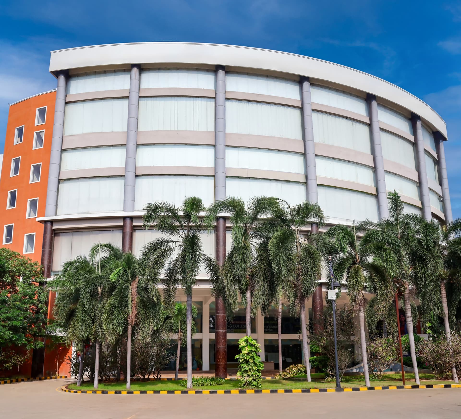 Saveetha Engineering College-image