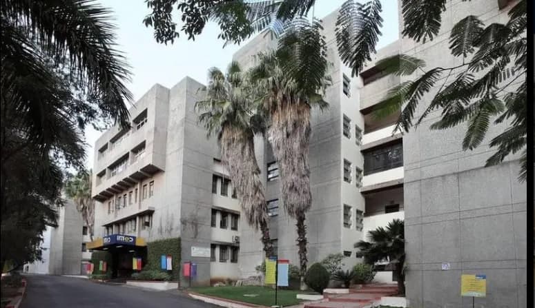 Bharati Vidyapeeth University, Institute of Management and Entrepreneurship Development Pune-gallery-image-1