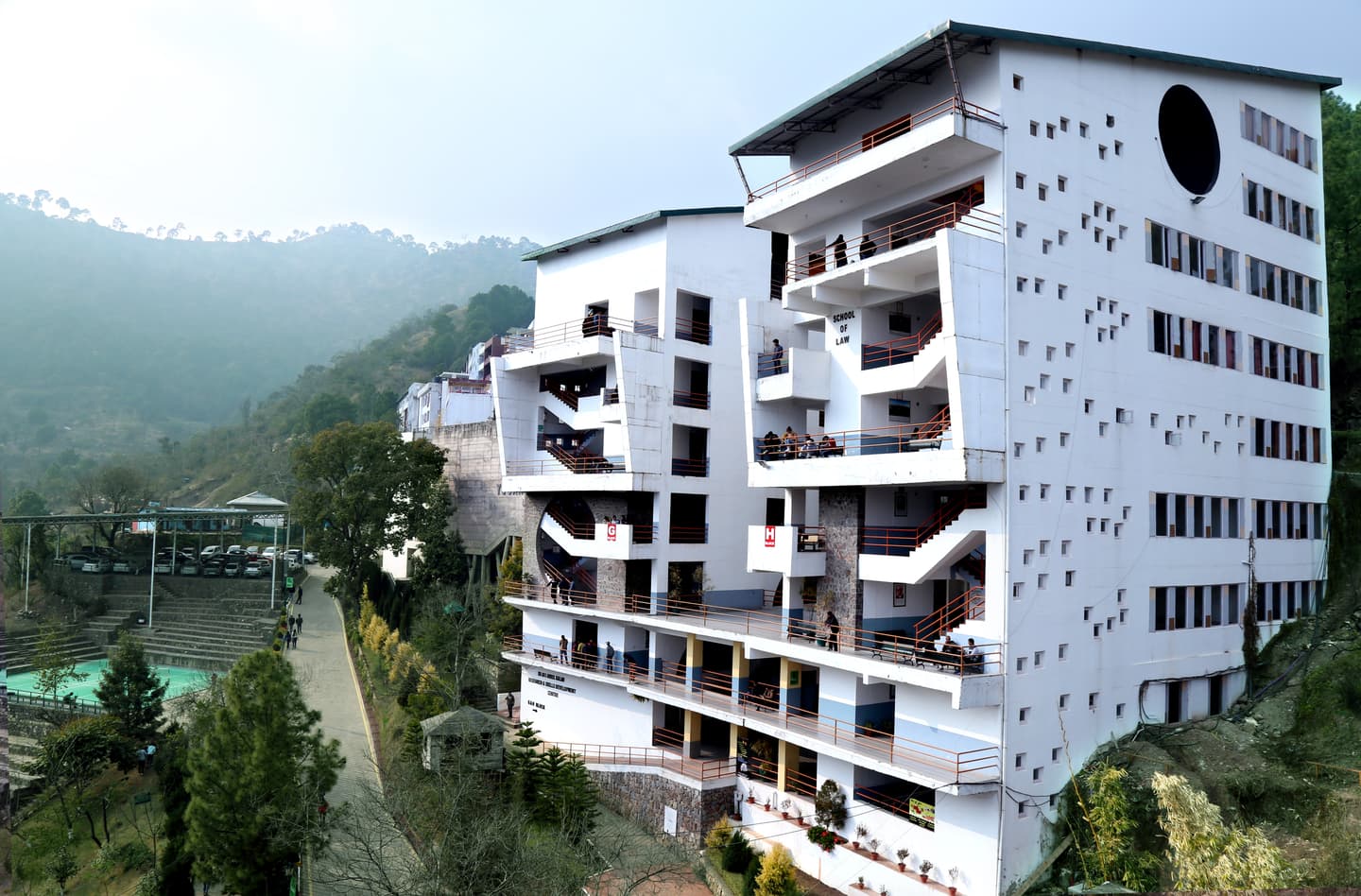 Shoolini University-image