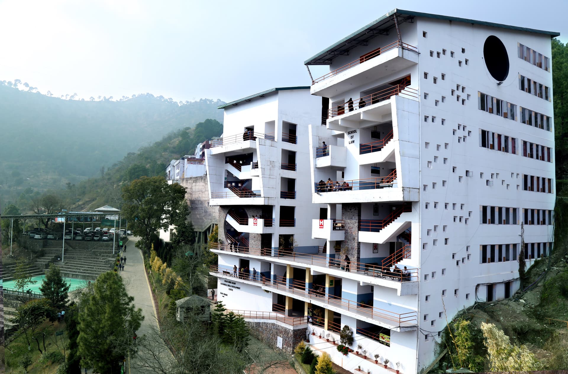 Shoolini University-image