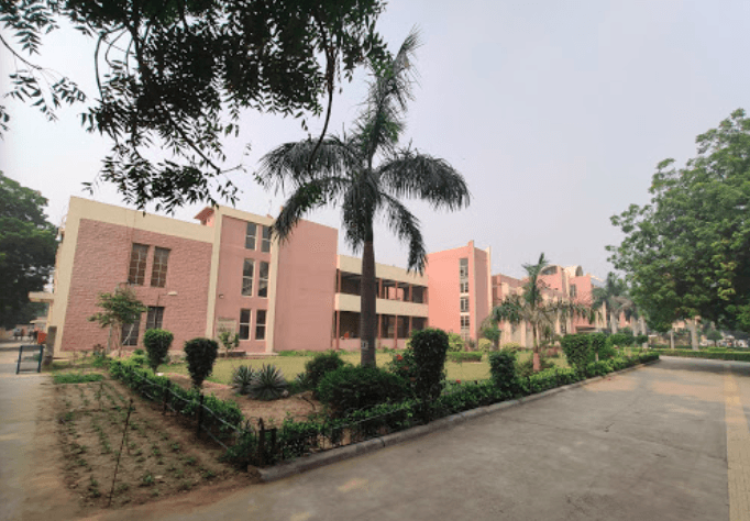SGTB Khalsa College-gallery-image-1