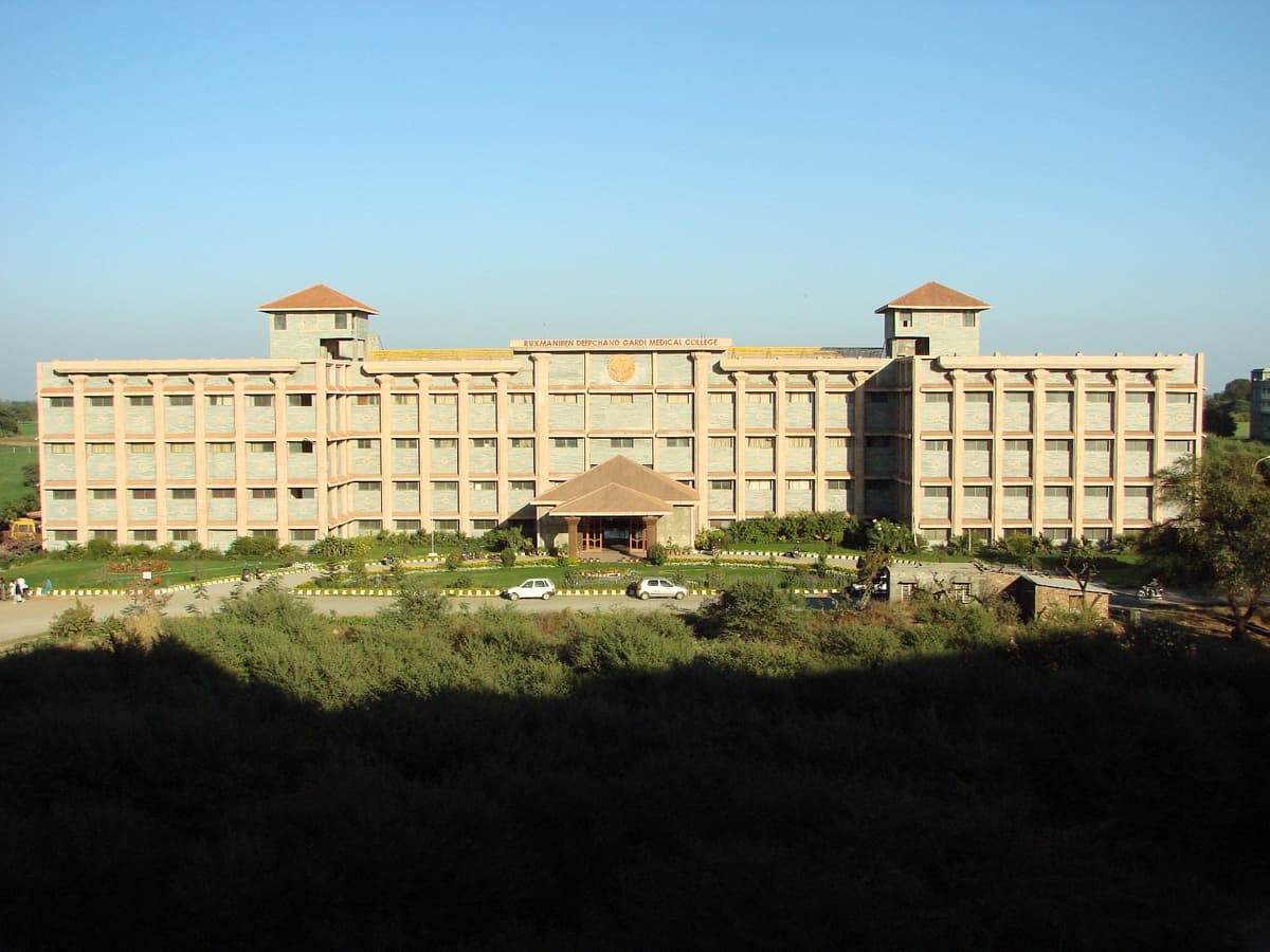 R D Gardi Medical College-gallery-image-1