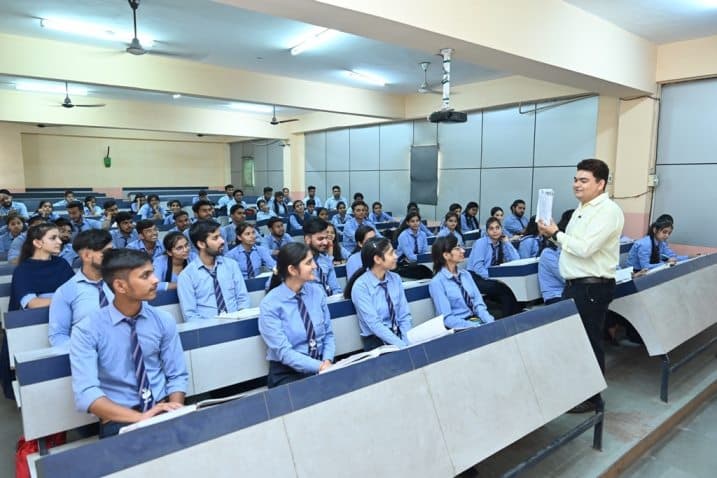 HLM Business School-image