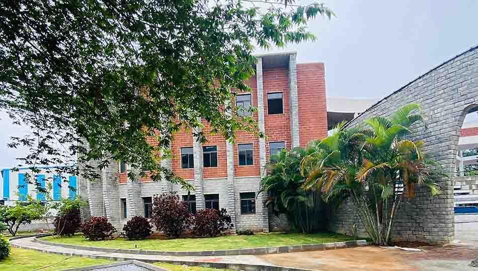 Izee Group of Institutions powered by Sunstone-image