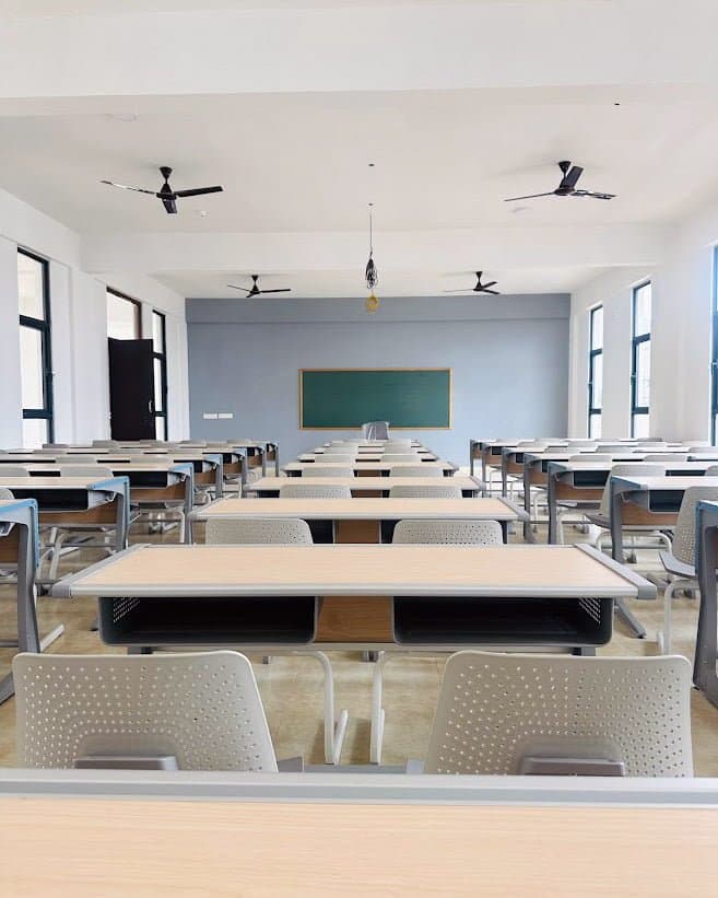 Primus B School-image