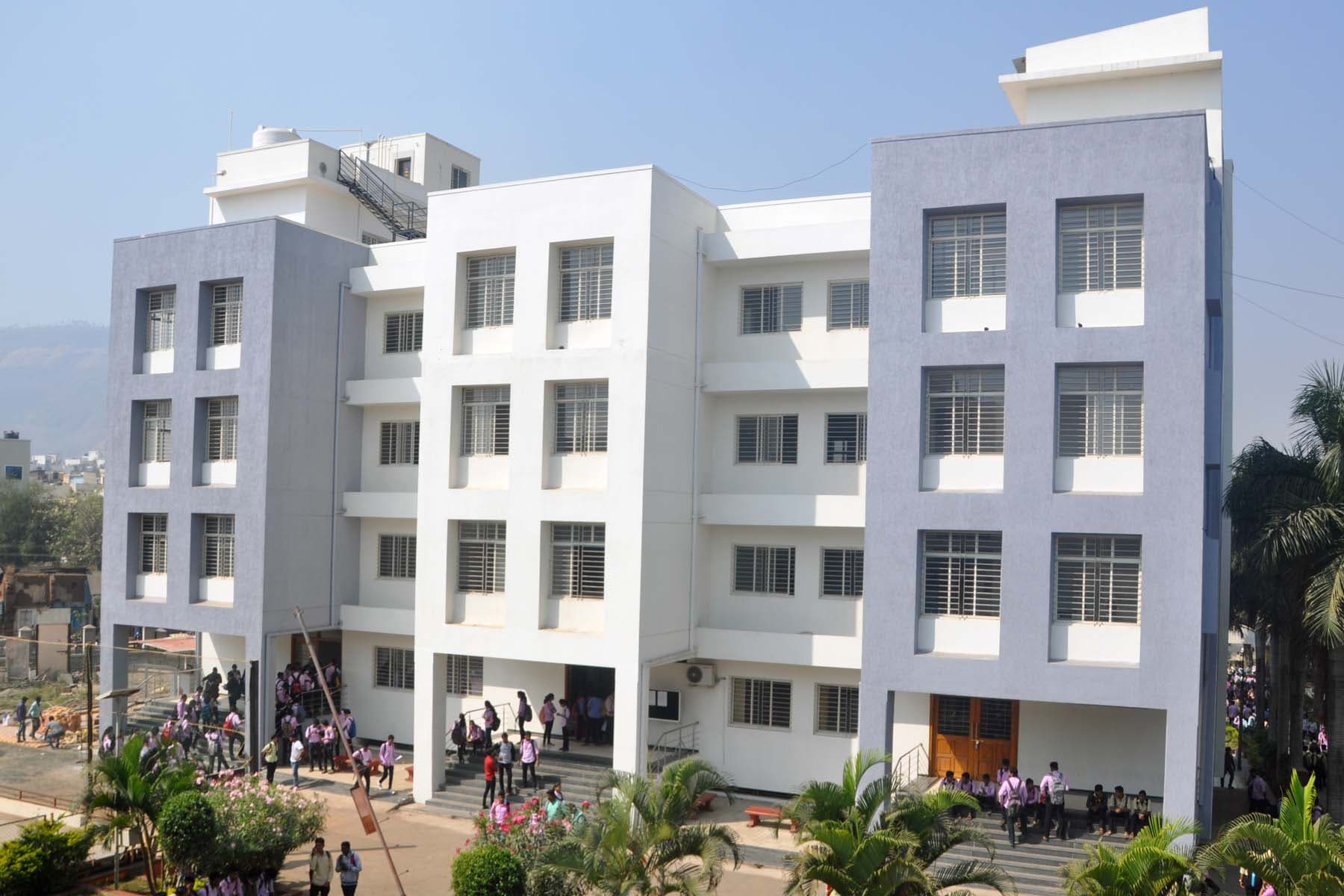 Yashavantrao Chavan Institute of Science-image