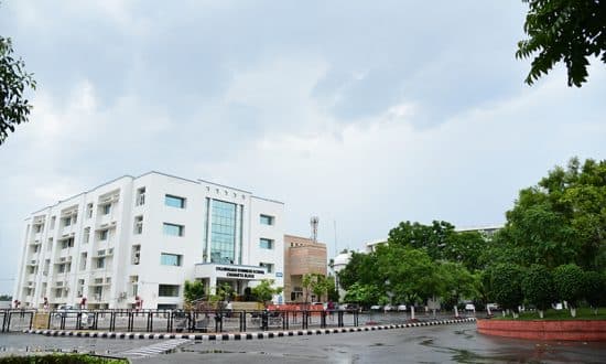 Chandigarh Business School of Administration-image