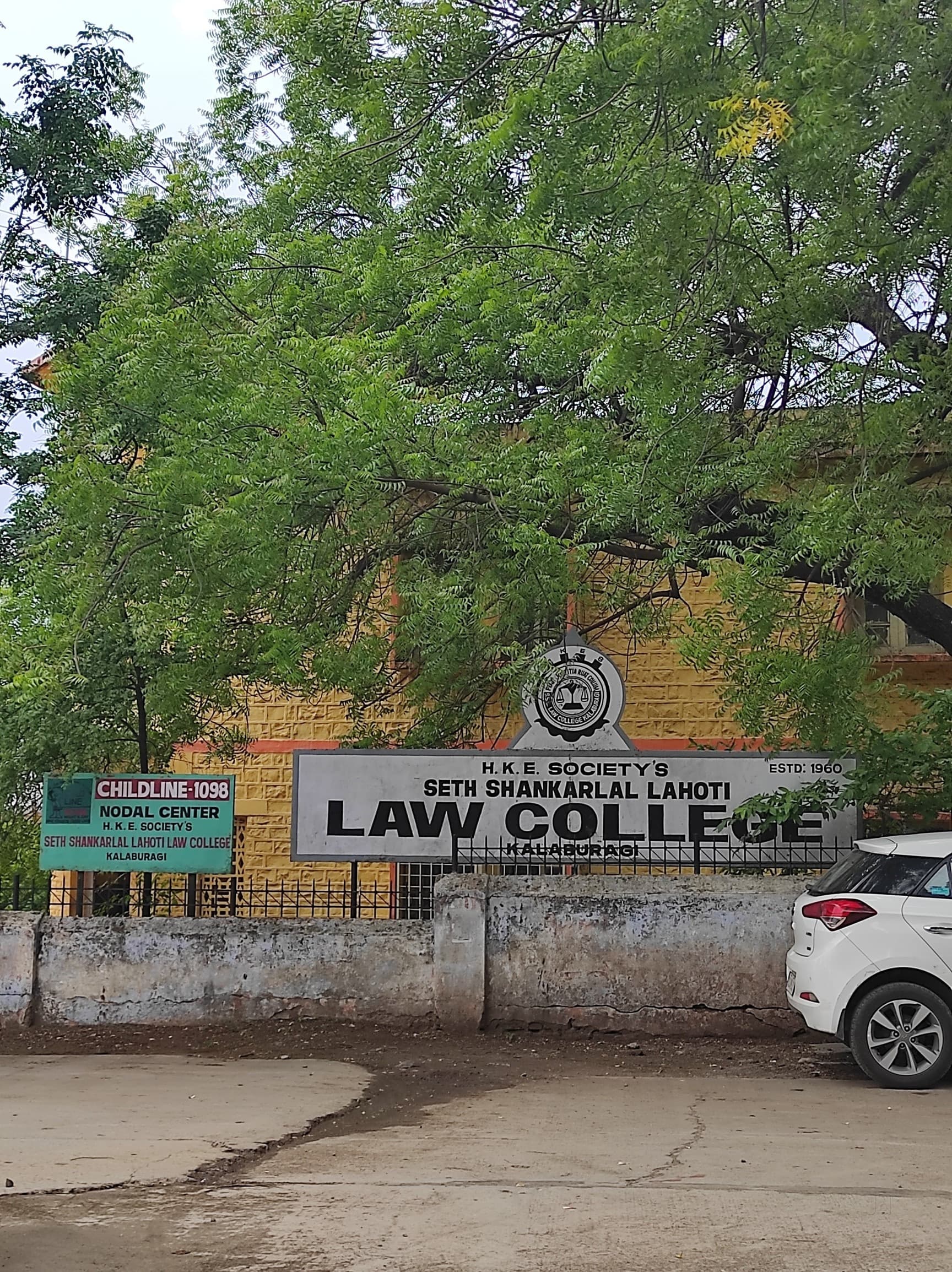 Sidhartha Law College-logo
