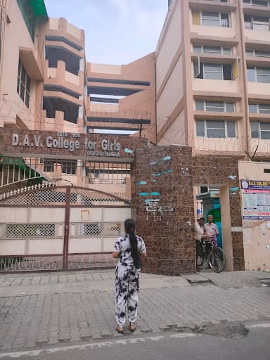 DAV College for Girls-gallery-image-6