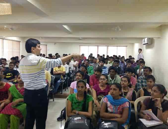 HN Shukla College of Management Studies-image