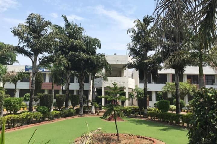 Sacred Heart International College of Education-image