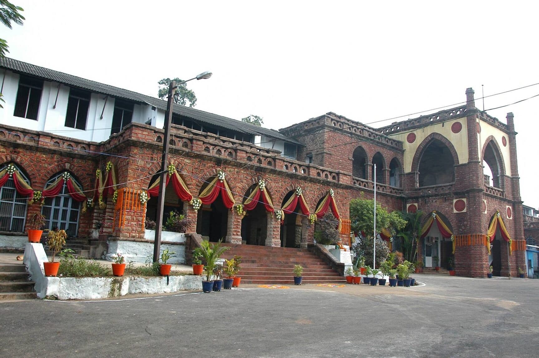 Mrs AVN College-image