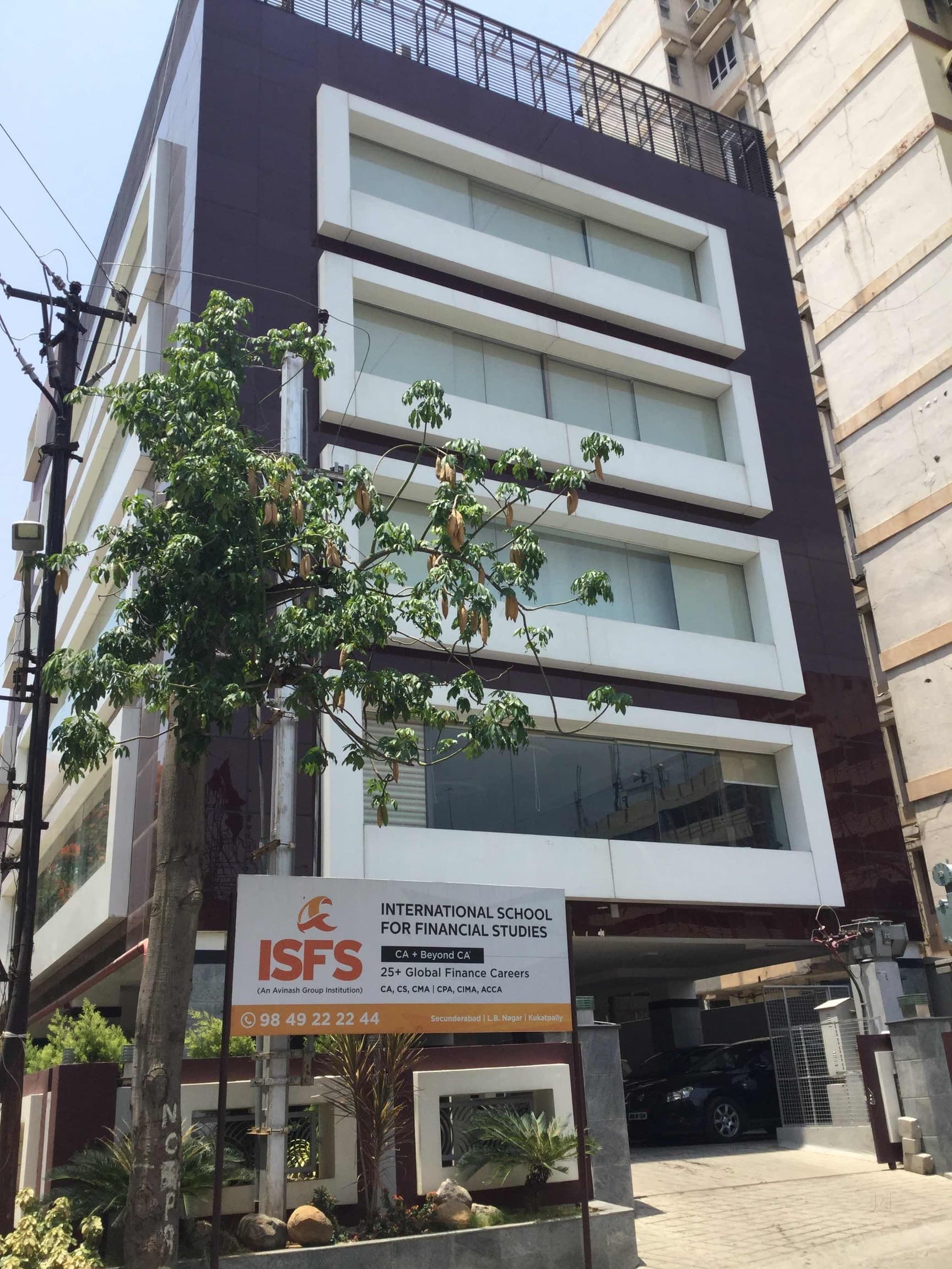 Avinash College of Commerce-image