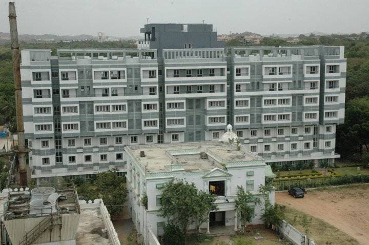Deccan College of Medical Sciences-image