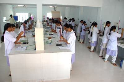 Dhanvanthari Institute Of Pharmaceutical Sciences-image