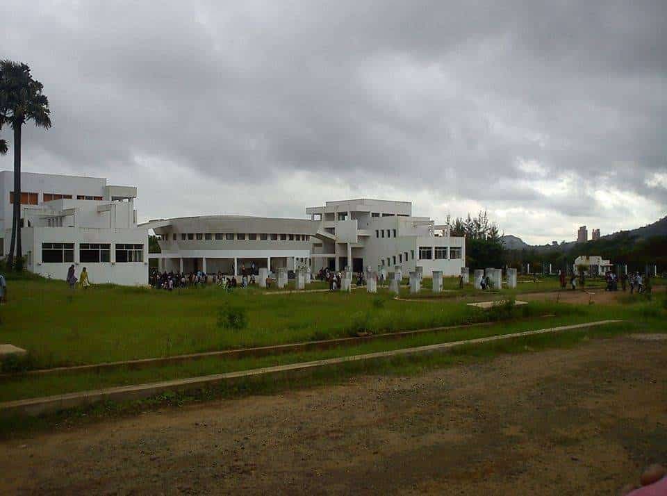 SAN International Business School