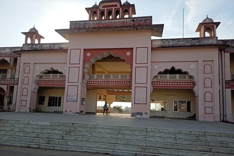 Shri Bhawani Niketan Law College-image