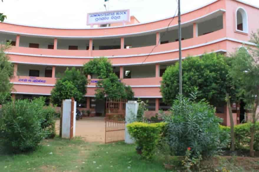 UNAC-gallery-image-1