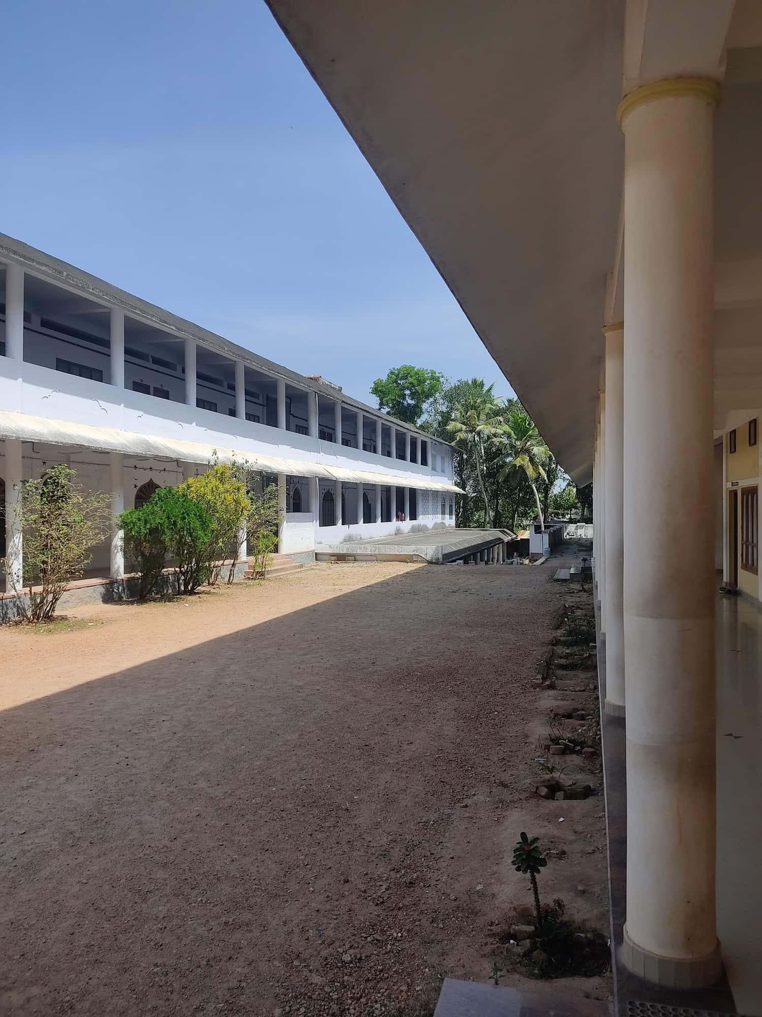 AJ College Thonnakkal-image