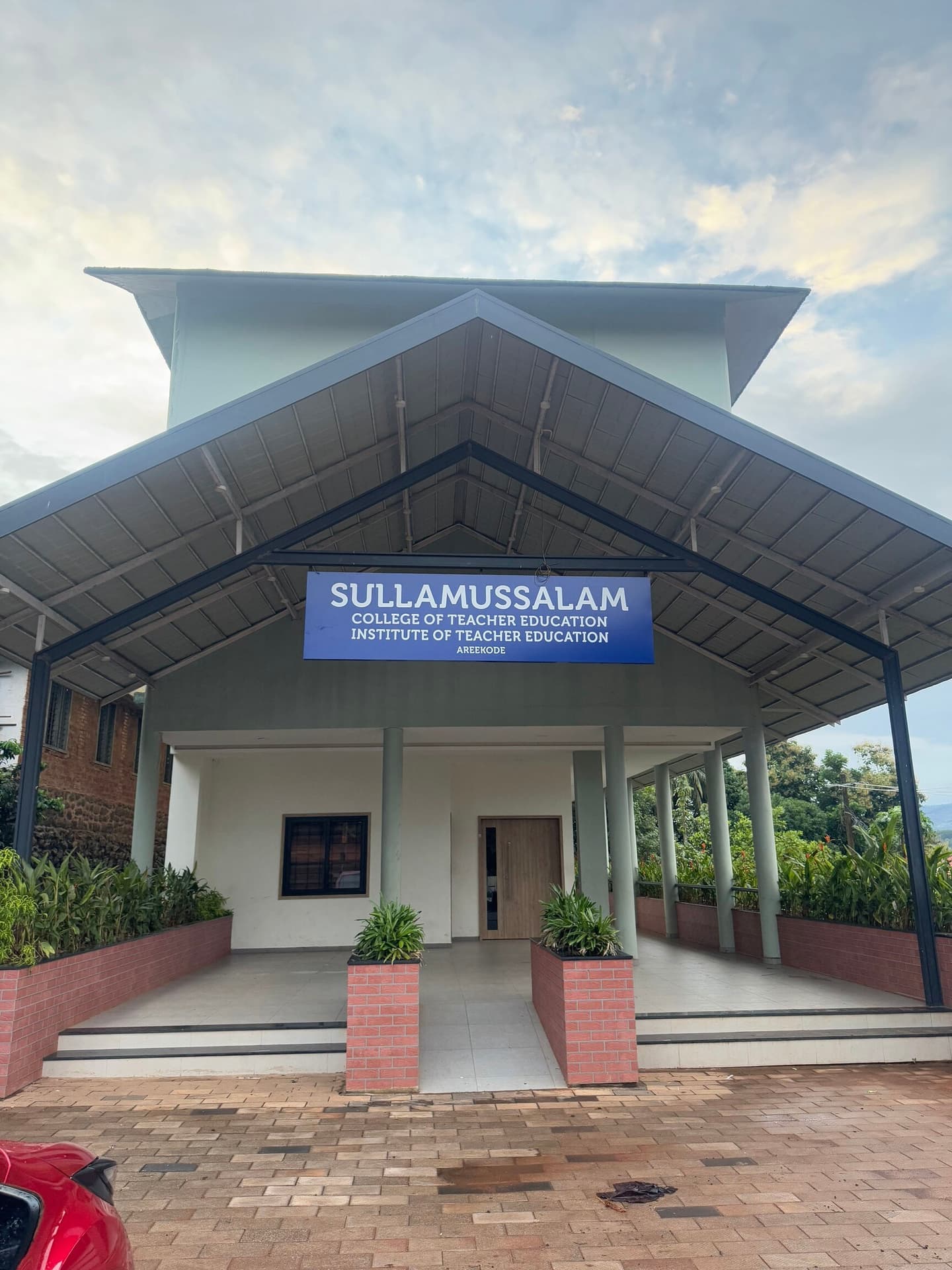 Sullamussalam Training College-image