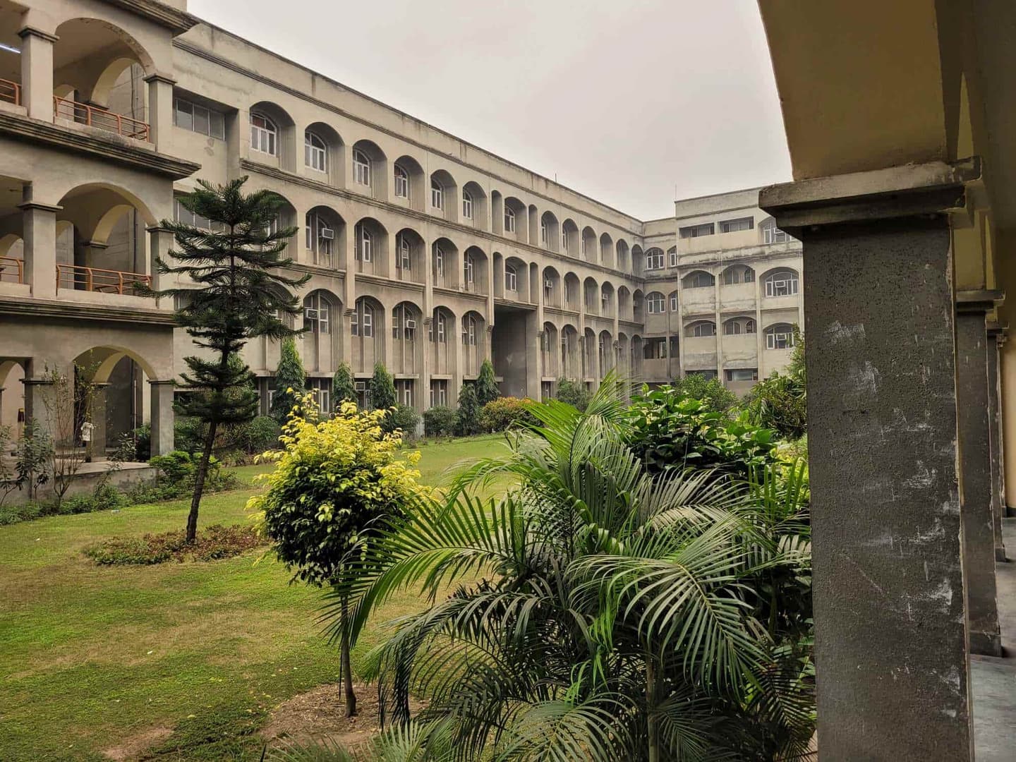 RIMT University-image