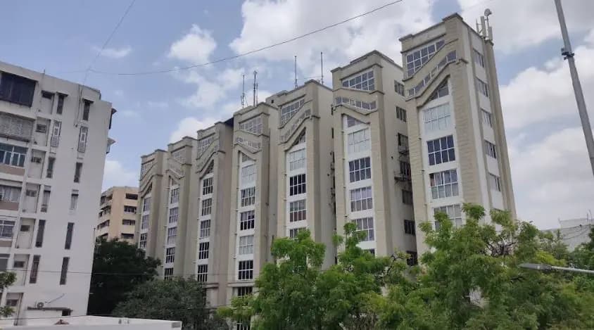 Shreyarth University-image