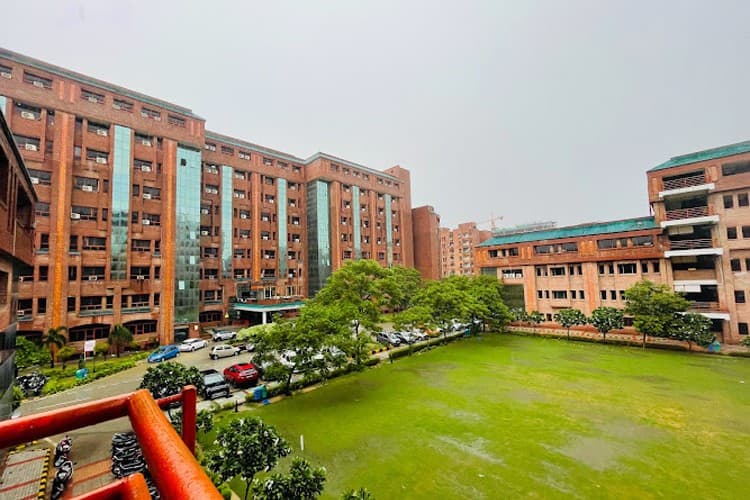 Sharda University, School of Nursing Sciences and Research-gallery-image-3