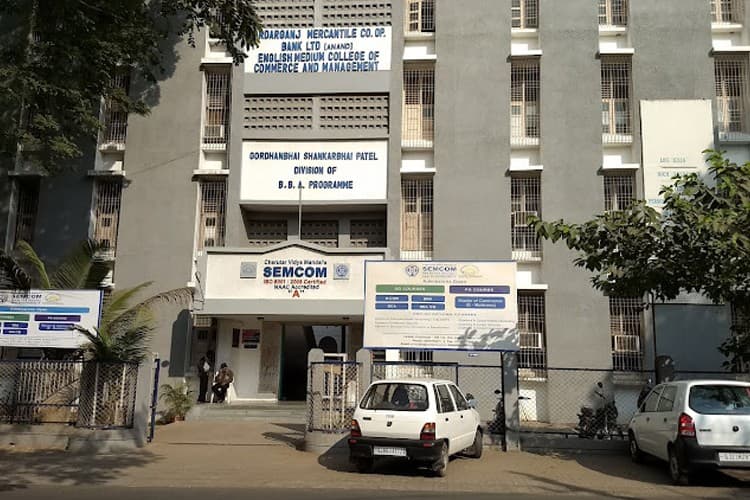 S G M English Medium College of Commerce and Management-image