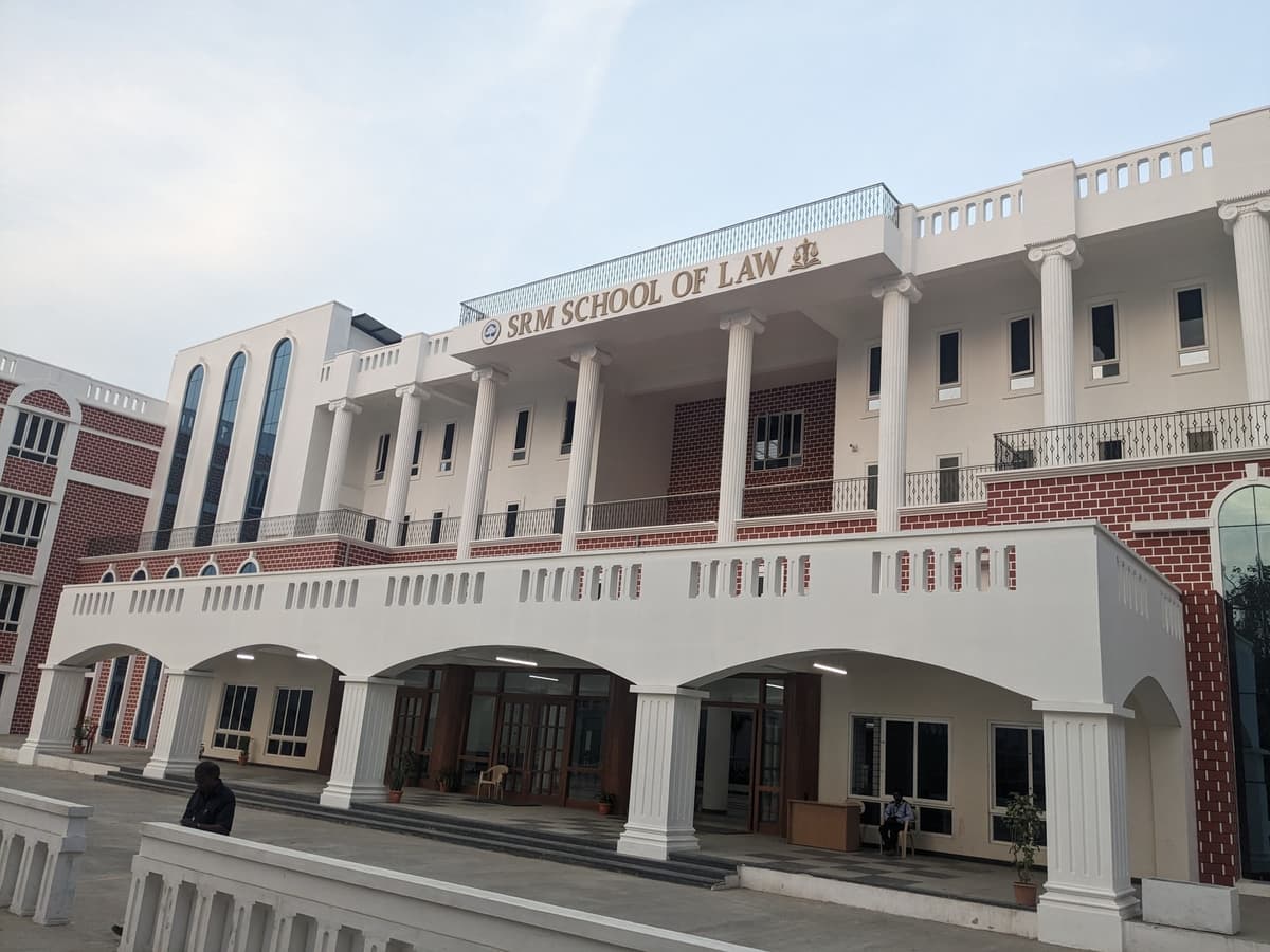 School of Law, SRM IST-gallery-image-1