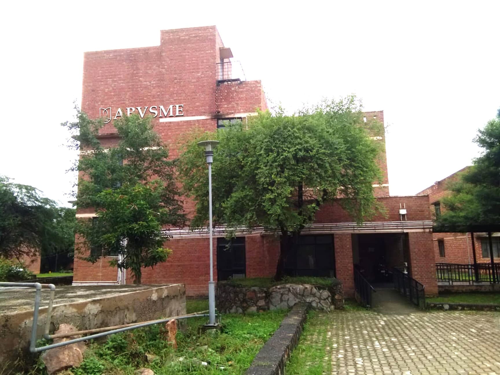 Atal Bihari Vajpayee School of Management and Entrepreneurship-image