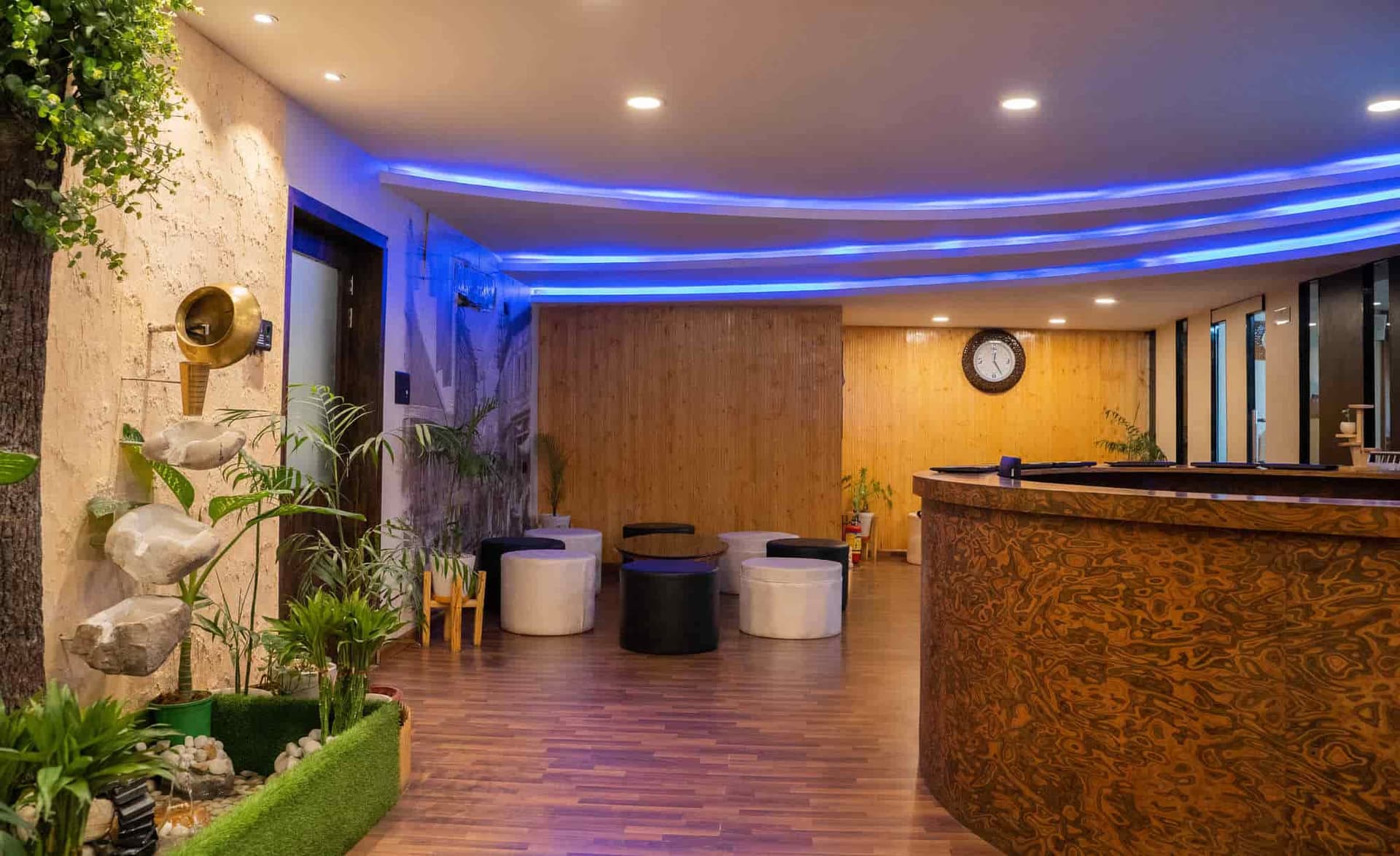 Servo Hospitality School-image