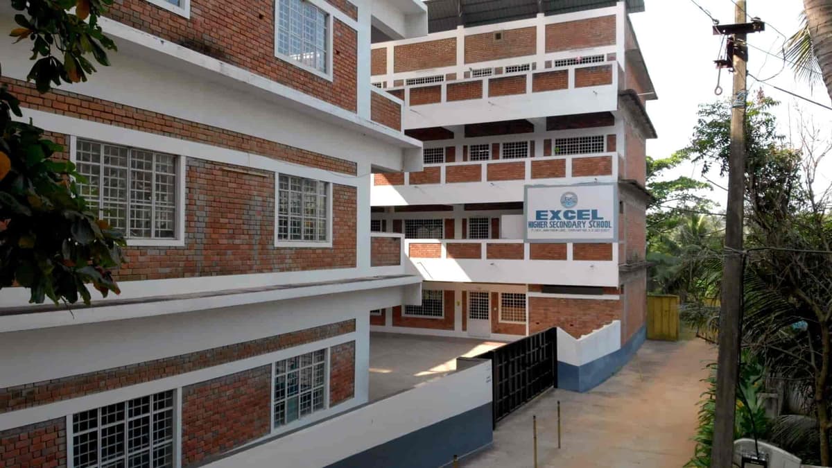 Excel Business School-gallery-image-0