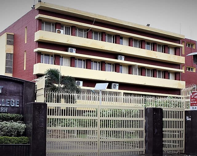 DAV College Chandigarh-image