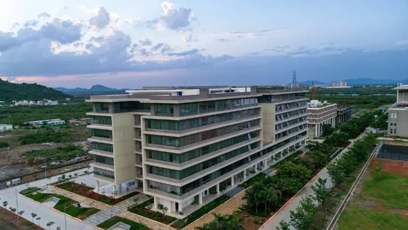 Paari School of Business-image