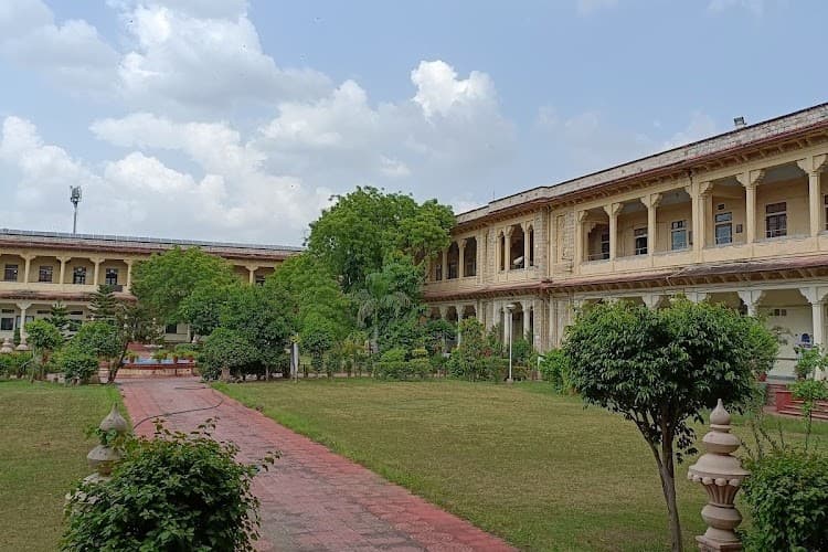 University Maharani College-image