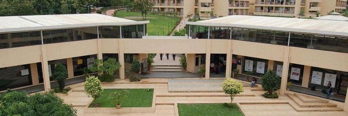 International School of Business and Media Nande-image