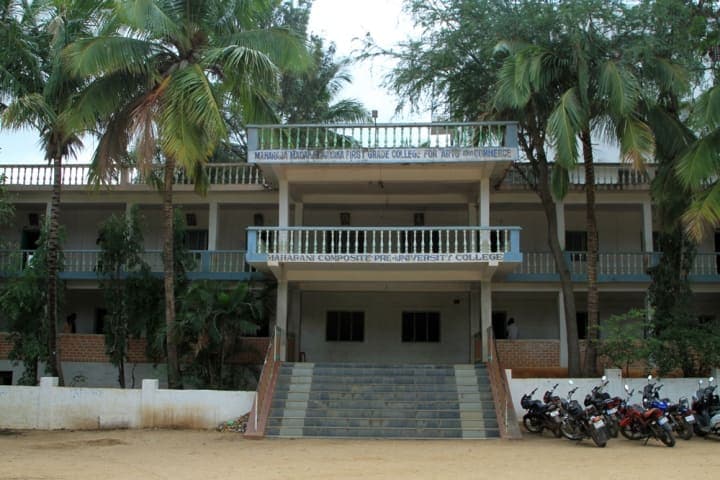 Maharaja Madakarinayaka First Grade College-image